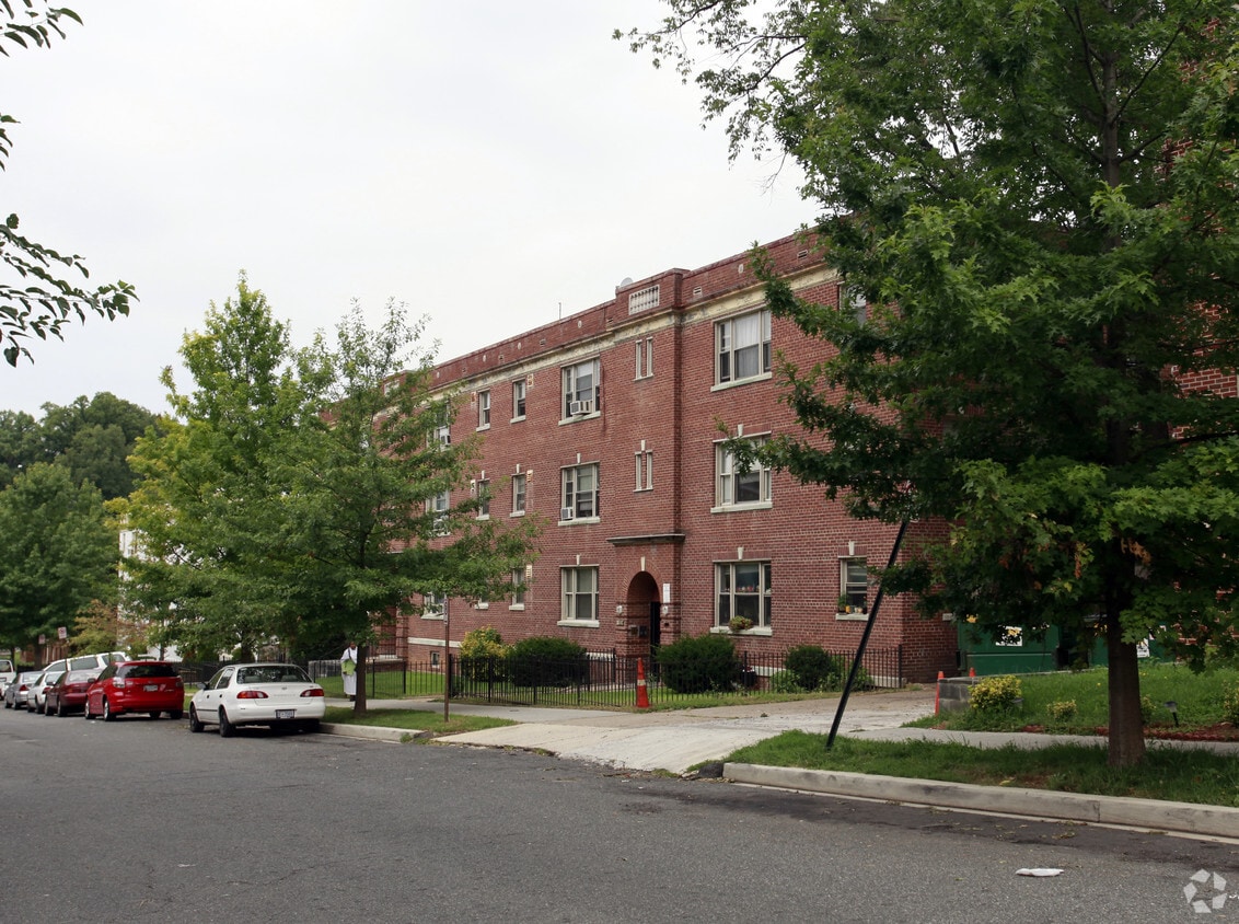 Primary Photo - 1431-1437 Somerset Pl NW