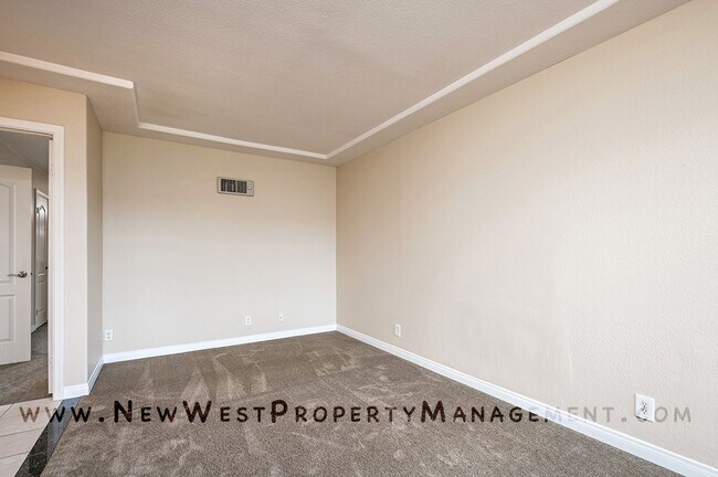 Building Photo - Upgraded North Park 1 bedroom! Small Pet OK!