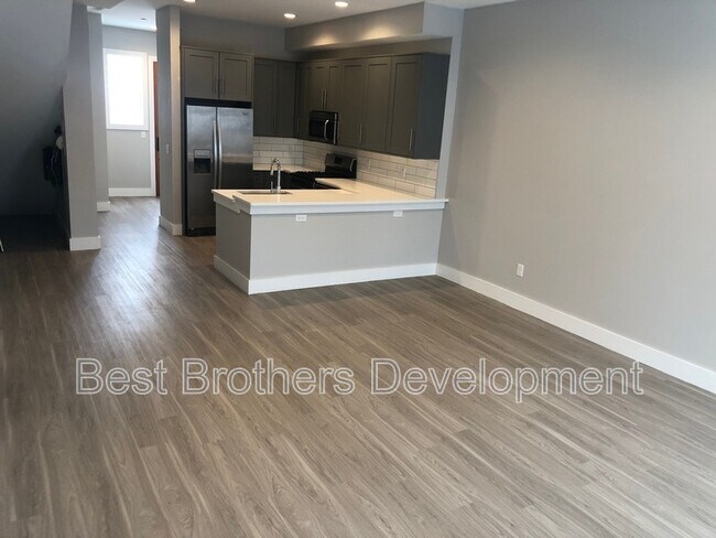 Building Photo - 4779 South Park Ave