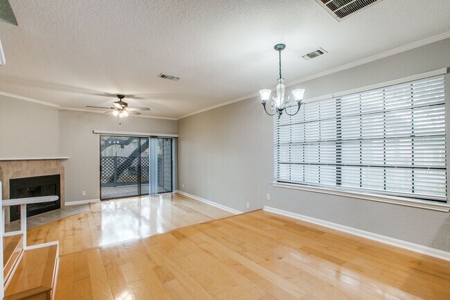 Foto del edificio - 2 Bedroom/2.5 Bath Edgecliff Subdivision