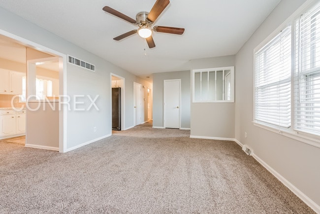 Building Photo - 3909 S Berry Ln