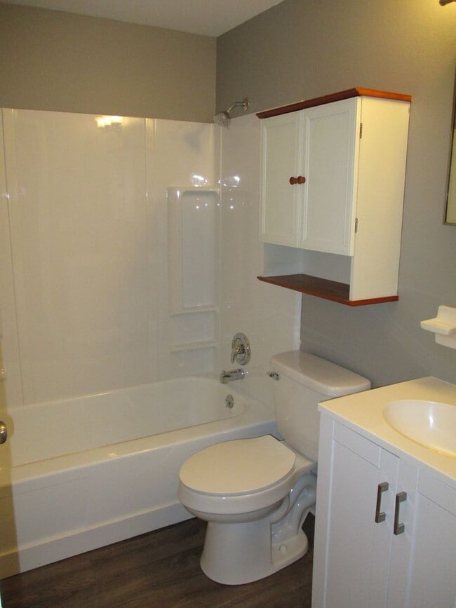 Building Photo - Huber 3 bedroom/1 bath Single-Story home