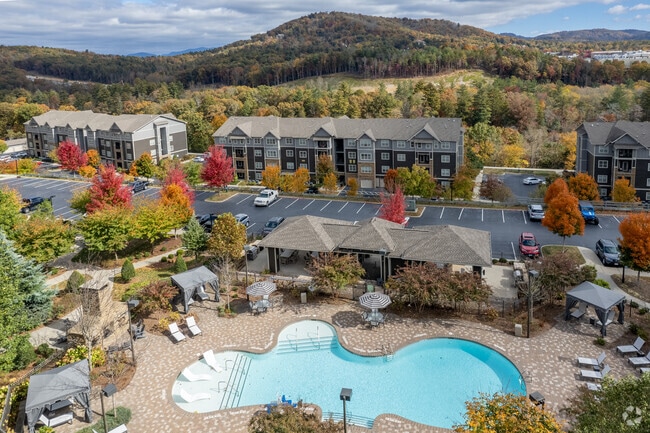 Building Photo - The Aventine Asheville