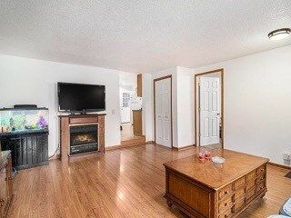 Building Photo - 701 W 6th St