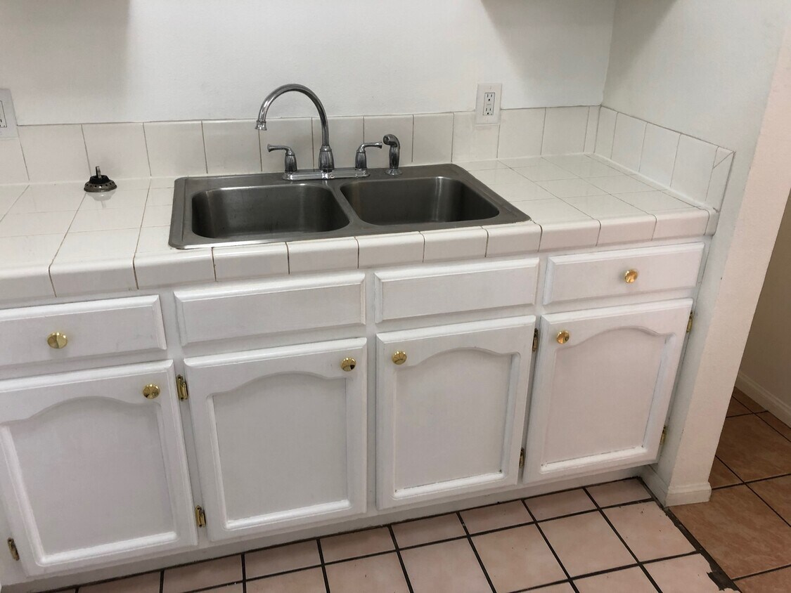 2402 W Arlington St, Long Beach, CA 90810 House Rental in Long Beach