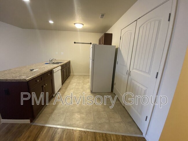 Foto del edificio - 3324 SE Taurus Ave