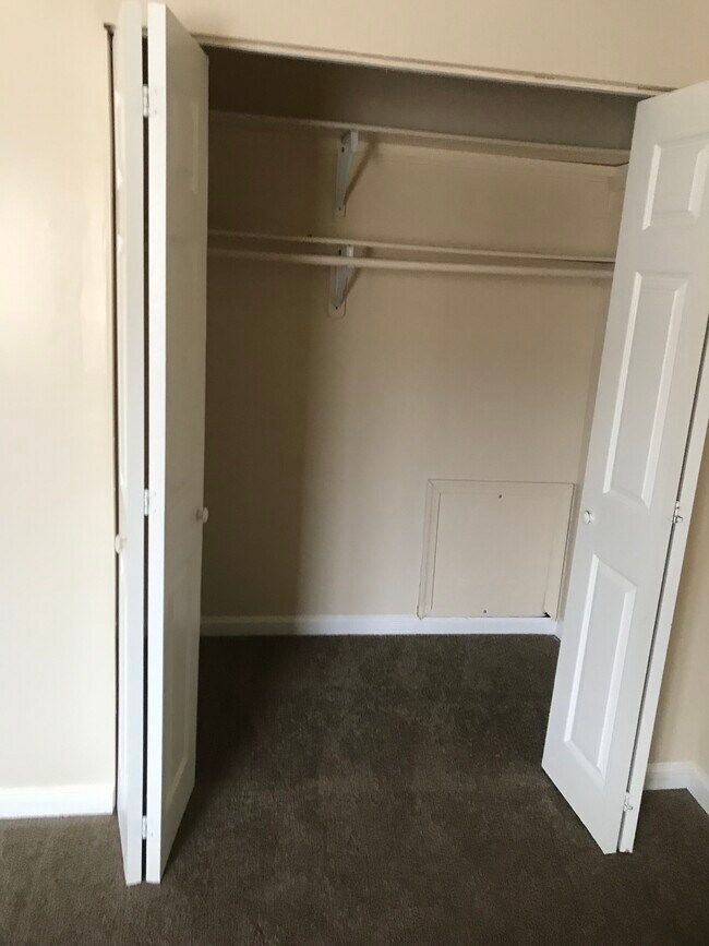 Building Photo - 350 Gatewater Ct