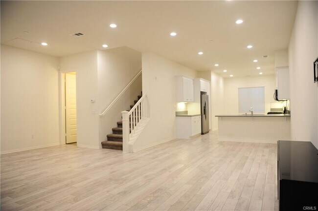 Building Photo - 55 Plateau