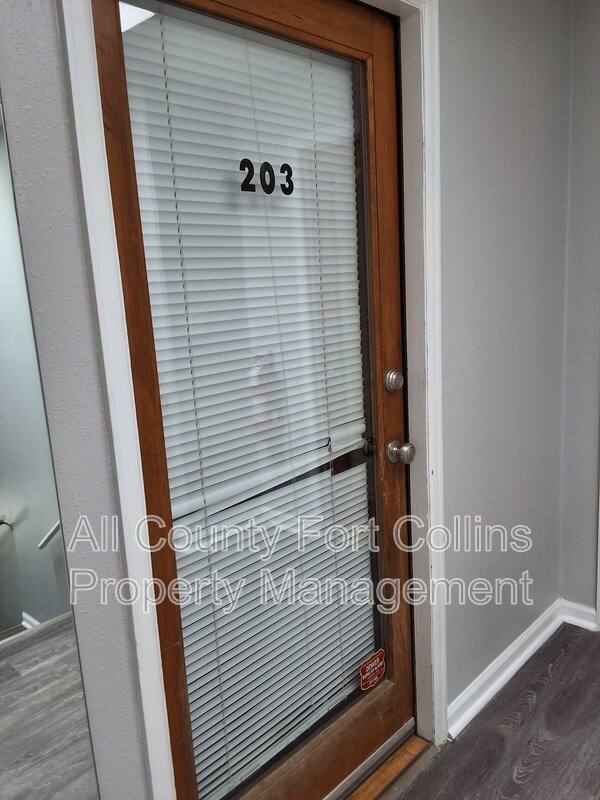 Foto del edificio - 348 N Jefferson Ave