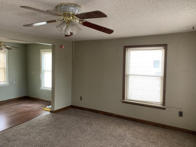 Building Photo - 1909 E Randolph Ave