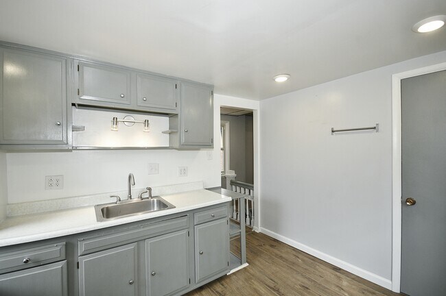 Building Photo - 133 W Virginia Ave