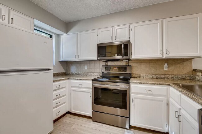Kitchen - 8787 W Cornell Ave