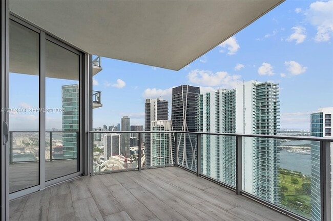 Foto del edificio - 851 NE 1st Ave
