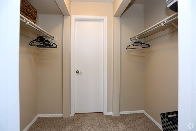 1BR, 1BA - 685 SF - Mountain View