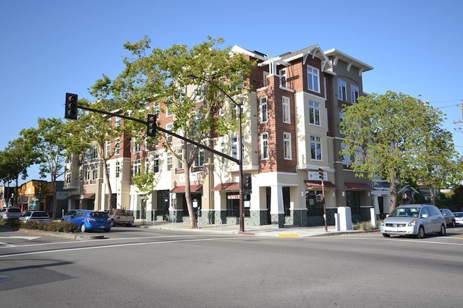 Building Photo - The Delaware Apartments