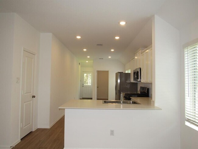 Building Photo - 24011 Forest Dr