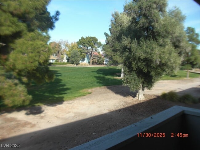 Building Photo - 698 Oakmont Ave