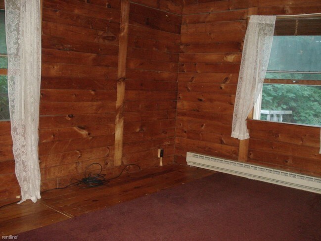 Building Photo - 3 br, 1 bath Duplex - Log Cabin Apartment A