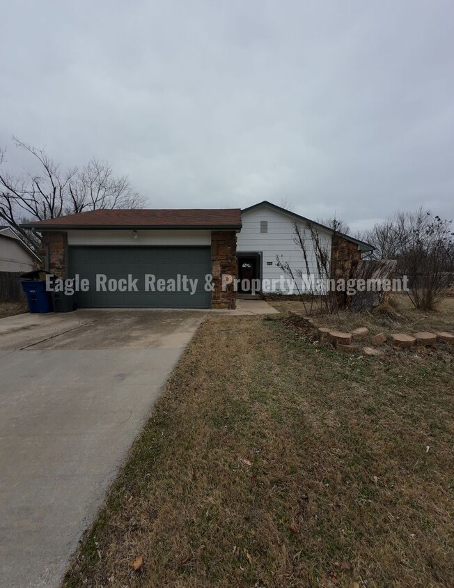 Foto principal - East Tulsa Home for Rent (3beds/2baths)