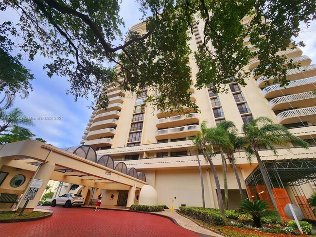 Foto del edificio - 19355 Turnberry Way