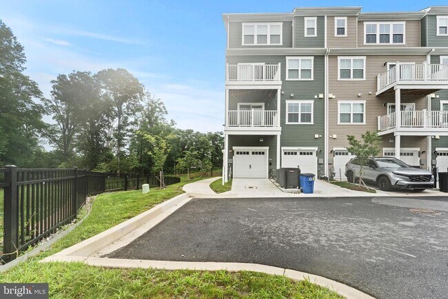 Foto del edificio - 4625 Crossing Ct