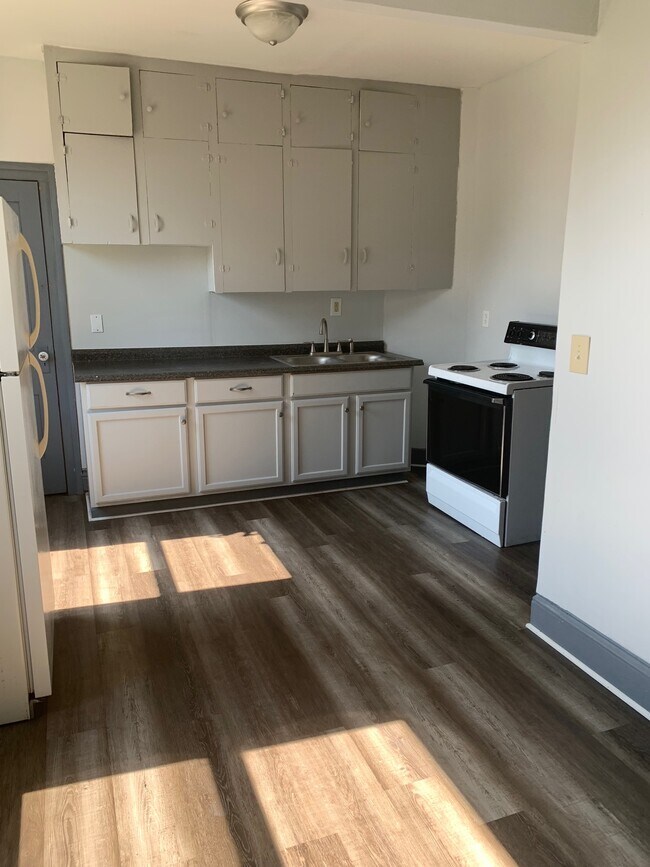 Foto del edificio - 407 Oak Ave SE