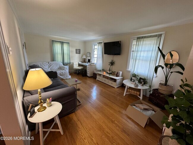 Foto del edificio - 1080 Pine Ave