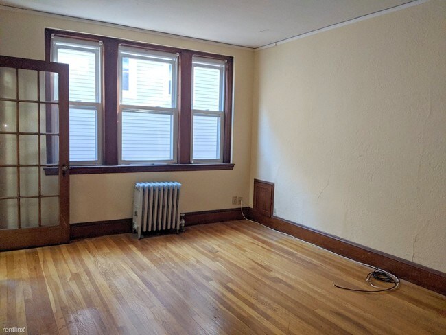 Building Photo - 1 br, 1 bath Apartment - 18 Day St
