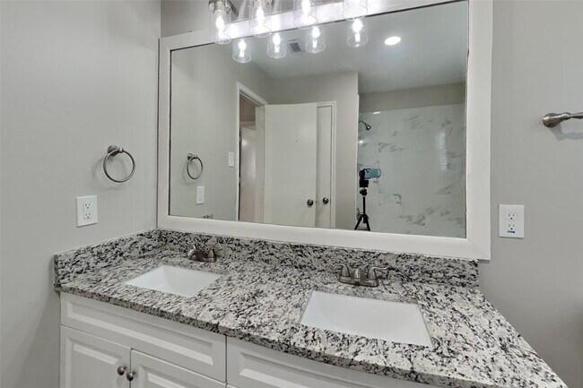 Foto del edificio - 3143 Rainpark Ln