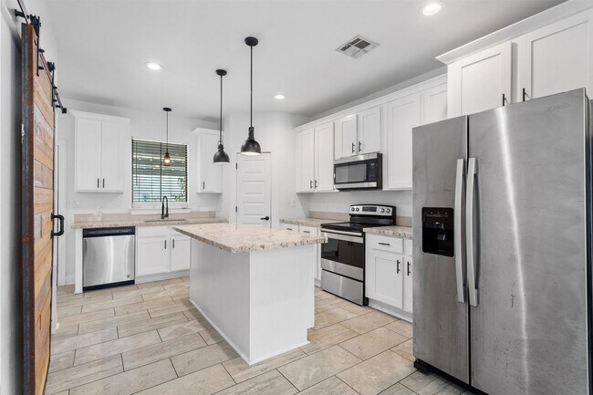 Foto del edificio - 3535 Knight Ln