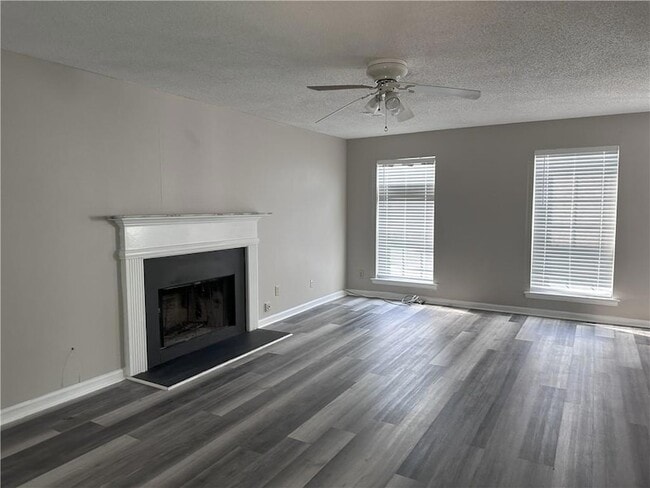 Foto del edificio - 714 Fernstone Trail