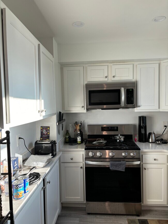 76 Eaves Mill Rd, Medford, NJ 08055 Condo for Rent in Medford, NJ