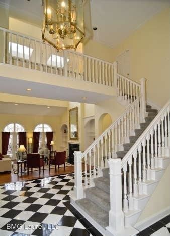 Building Photo - 12625 Golden Oak Dr