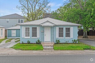 Building Photo - 137 Riberia St