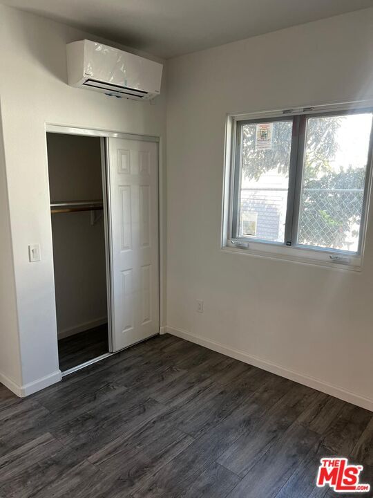 Foto del edificio - 929 W 23rd St