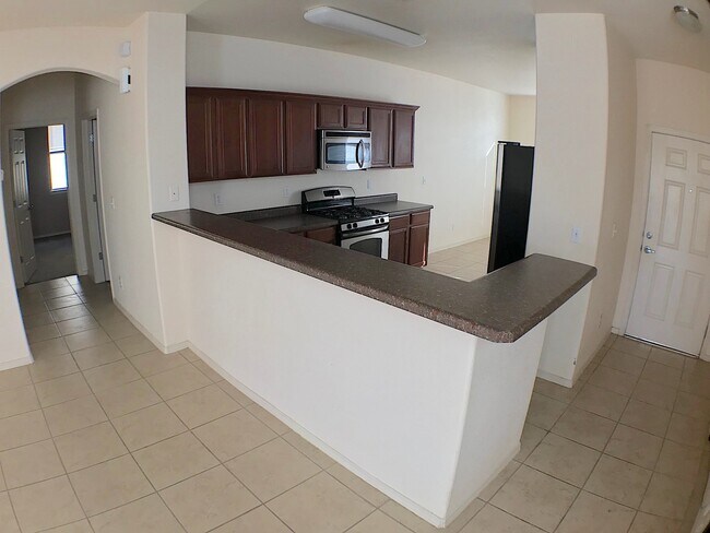 Building Photo - East El Paso 3bed/2bath Refrig A/C