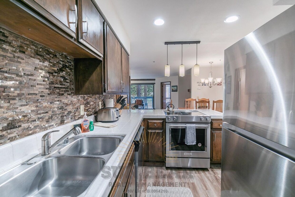 Foto principal - Adorable Condo w Elevator & Open Condo Garage