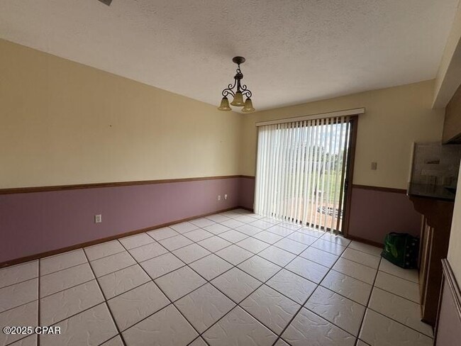 Foto del edificio - 833 W Pierson Dr