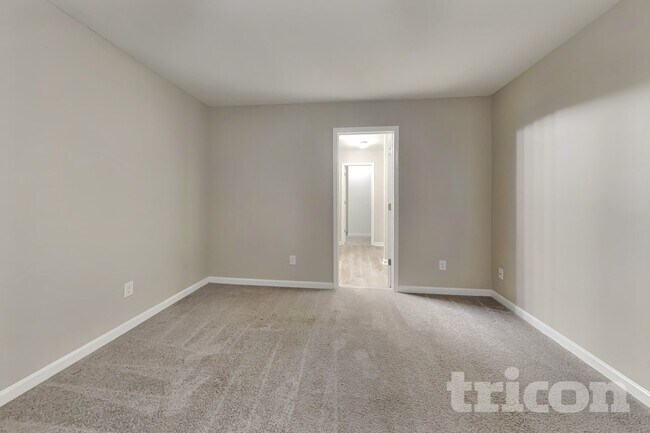 Foto del edificio - 1042 Sutherland Dr