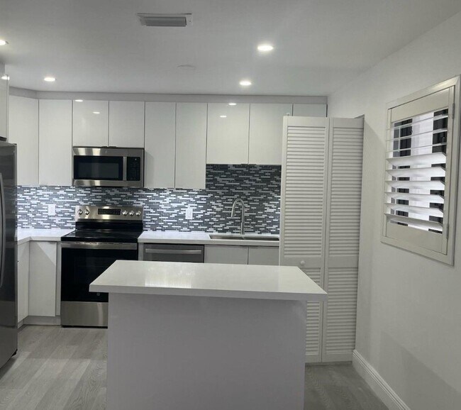 Foto del edificio - 6005 NW 39th St