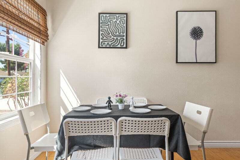 Foto principal - 7452 Jamieson Ave