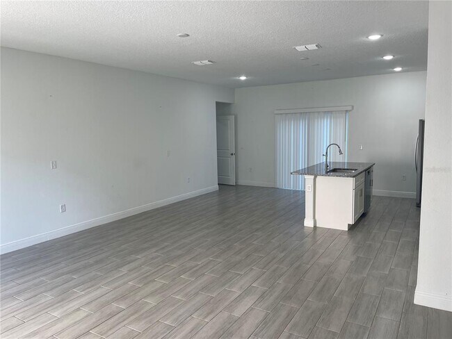 Foto del edificio - 104 W Greenbriar Pl