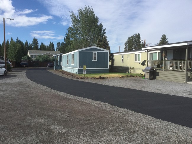 Building Photo - La Pine Mobile Home Park