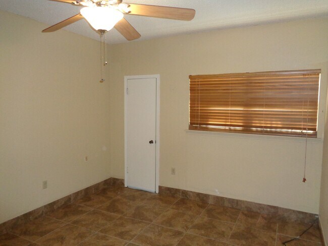 Building Photo - 2023 Brightside Dr