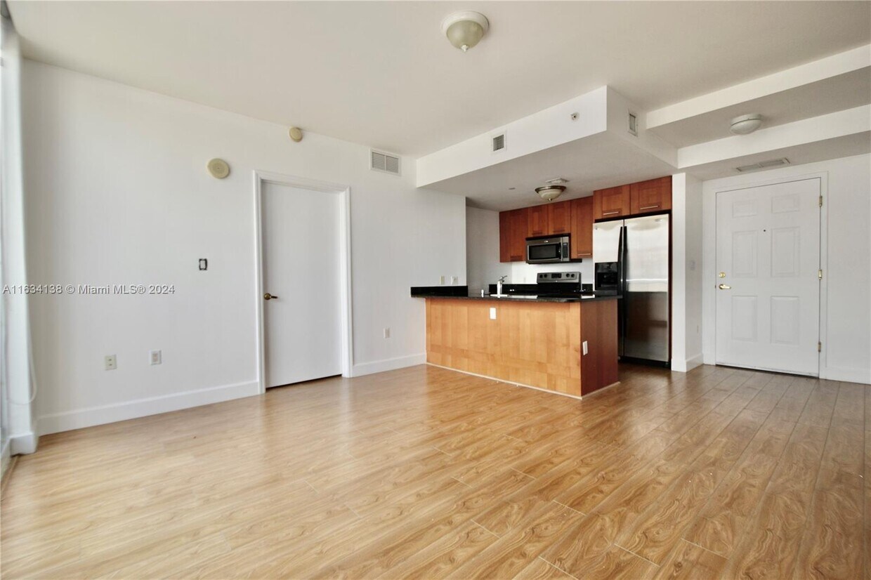 Primary Photo - 4100 Salzedo St