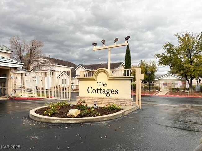 Building Photo - 5243 Ladyhawk Way