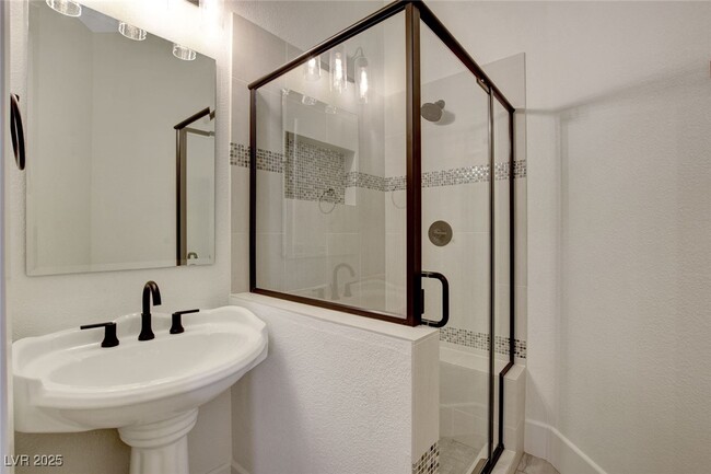 Building Photo - 10728 Elm Ridge Ave