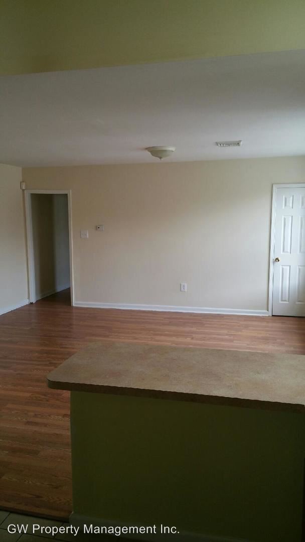Building Photo - 1311 S 52nd St