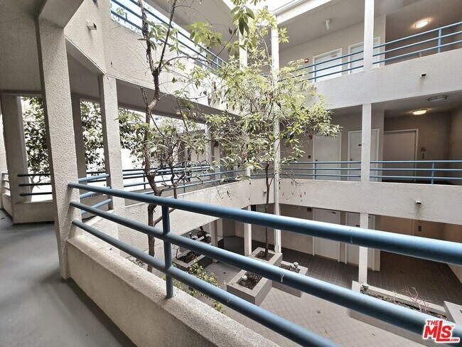 Foto del edificio - 14415 Benefit St