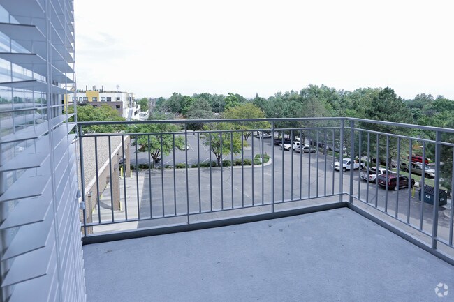 2HAB, 2BA - 1,018 ft² - Emery West Highland